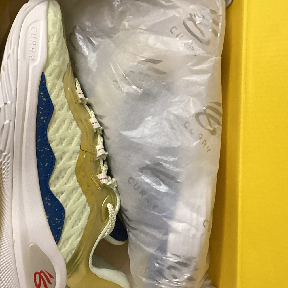 Under Armour Curry Sneakers in Blue and White